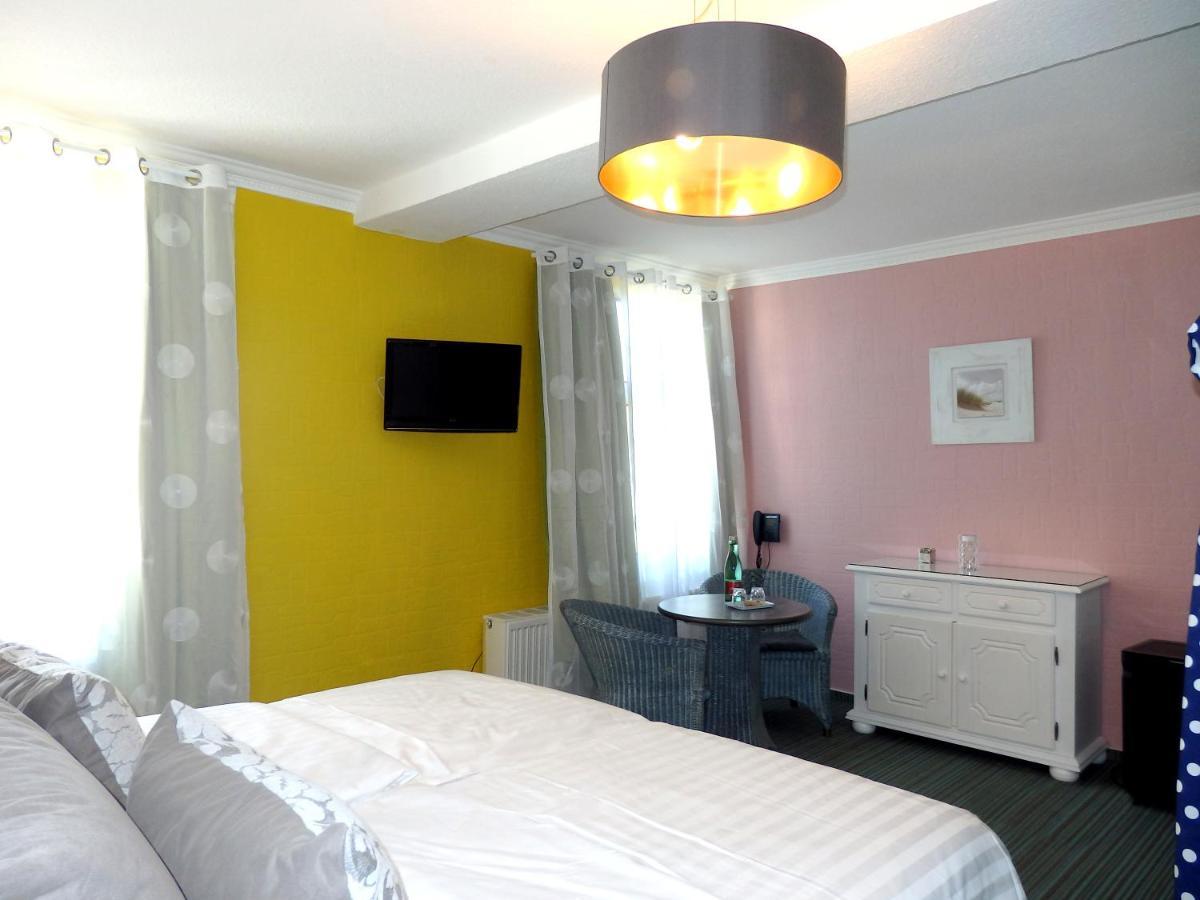 Strandhotel Villa Louisa & Appartementhaeuser Villa Josephine Und Villa Christine 줄리우스루 외부 사진