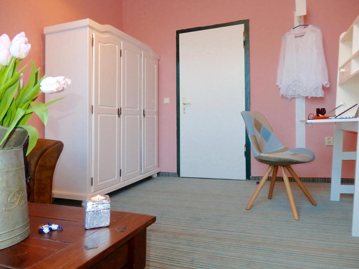 Strandhotel Villa Louisa & Appartementhaeuser Villa Josephine Und Villa Christine 줄리우스루 외부 사진